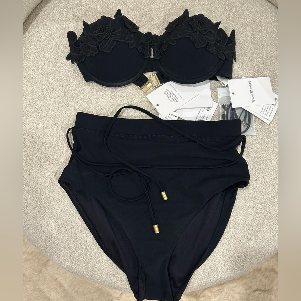 NWT Halliday Embroidery Swim Set Bra Noir